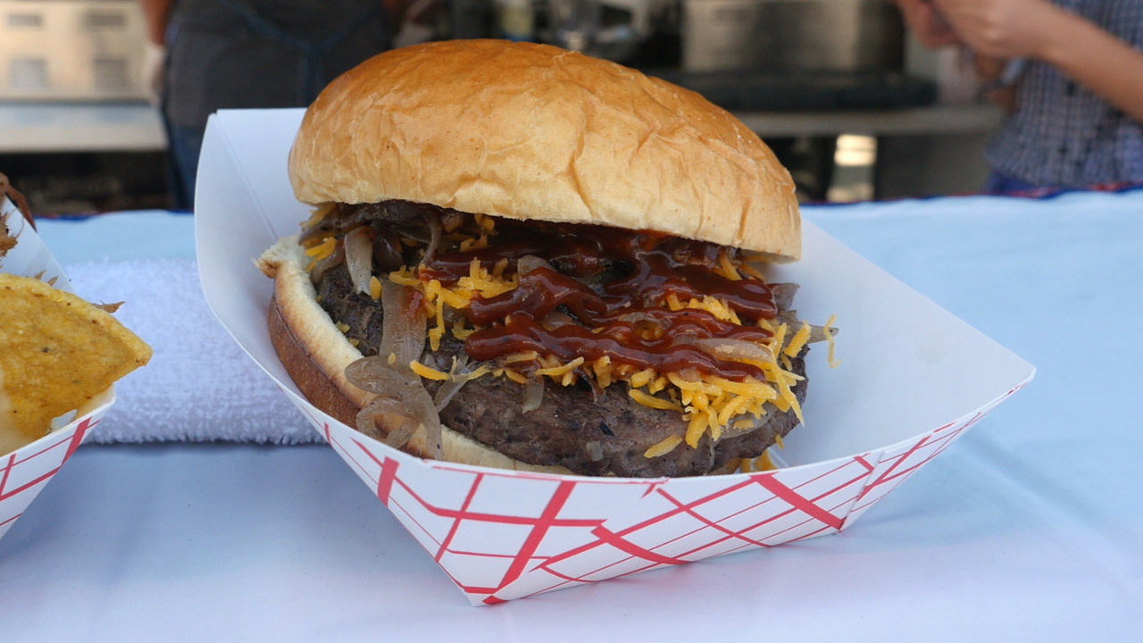 Burger Fest Returns to Chicago's Roscoe Village See It Chicago